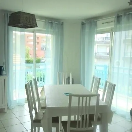 Moderne A Pres Des Plages Avec Terrasse Et Parking - Fr-1-239-455